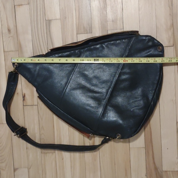 Vintage leather backpack - Picture 7 of 10